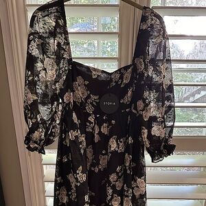 Maxi dress in black/beige floral-bump friendly!